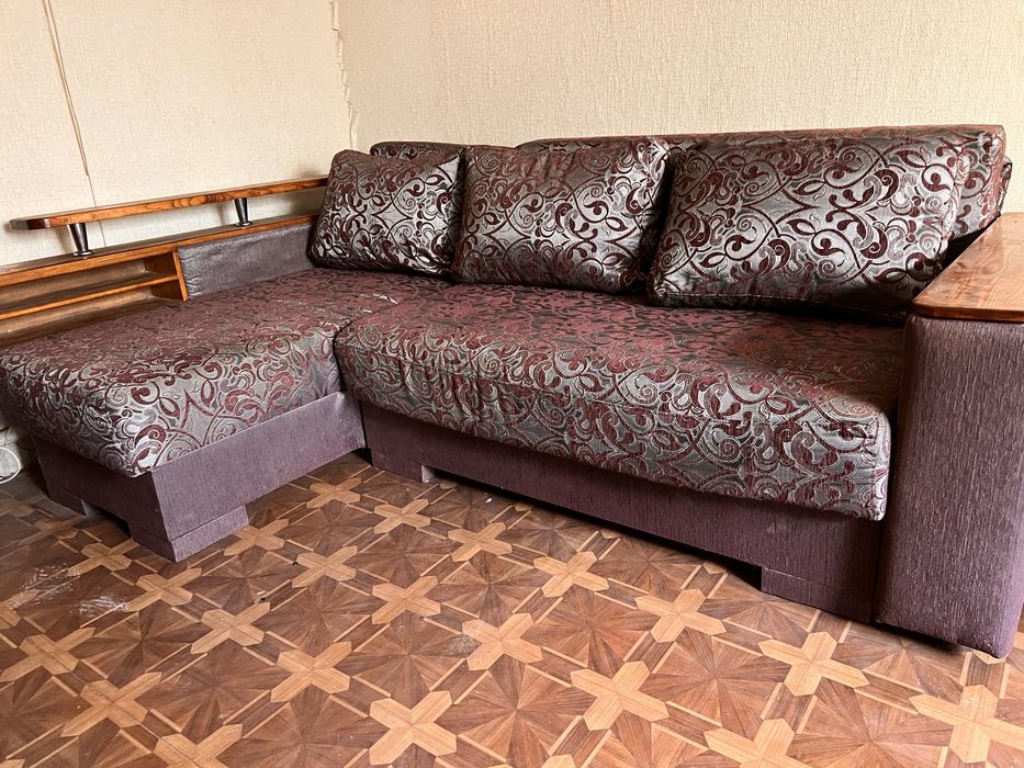 Продам в отличном состоянии мебель диван и кресло