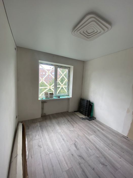 Продам 4к квартиру Бульвар Краматорський .