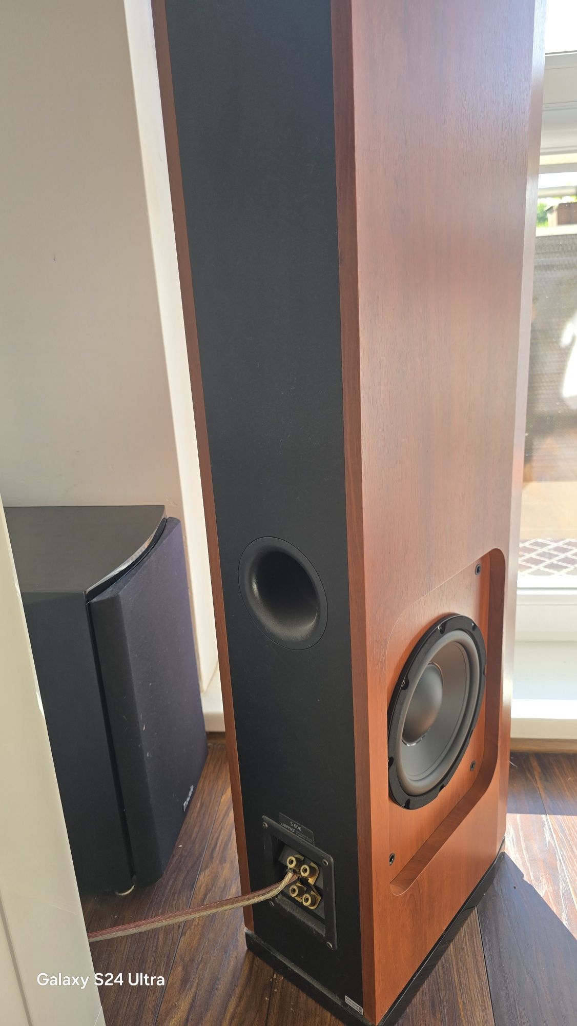 Kolumny jamo s606 130w Rms
