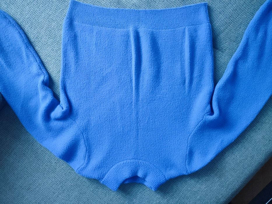 Niebieski sweter półgolf Sinsay