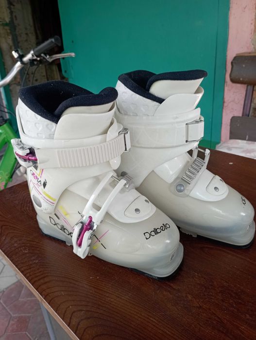 Ботінки для сноуборду р.36 - 38,5, гірськолижні р-р 35, 37, 38,5.