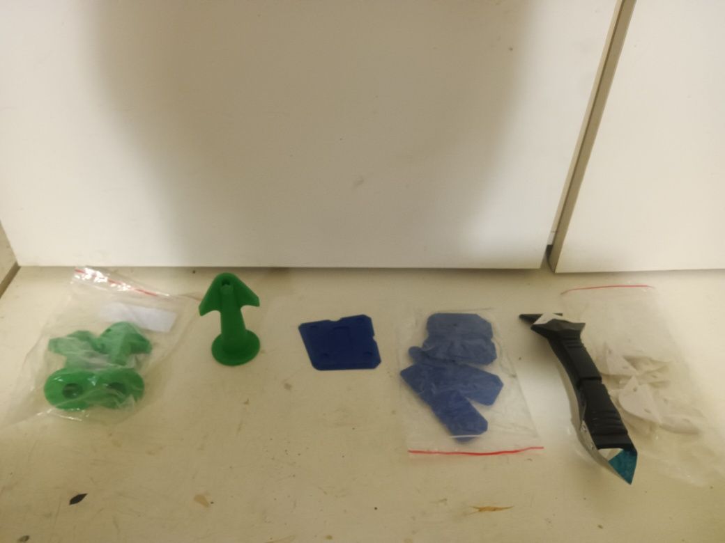 Peças por 5€ para fazer juntas em silicone ou outros materiais
