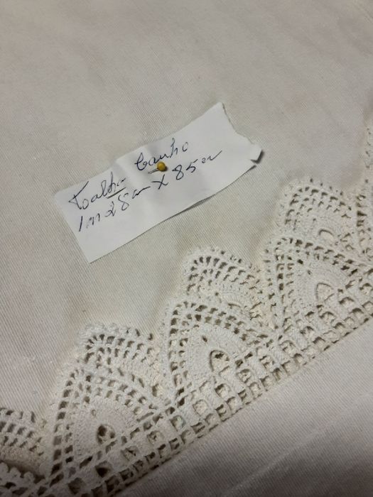 Toalha em linho com renda croché  medidas na foto