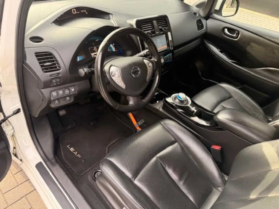 Nissan Leaf      2015