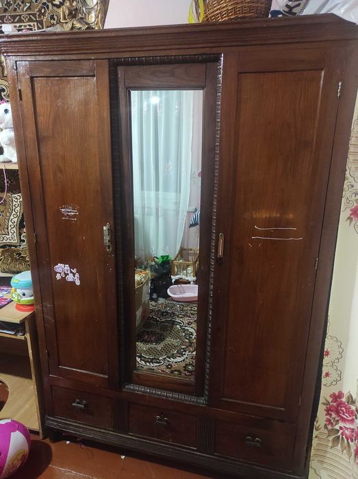 Продам деревяну шафу