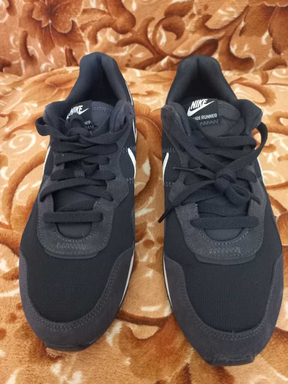 Кросівки Nike Venture Runner CK 2944 400, нові, розмір 43