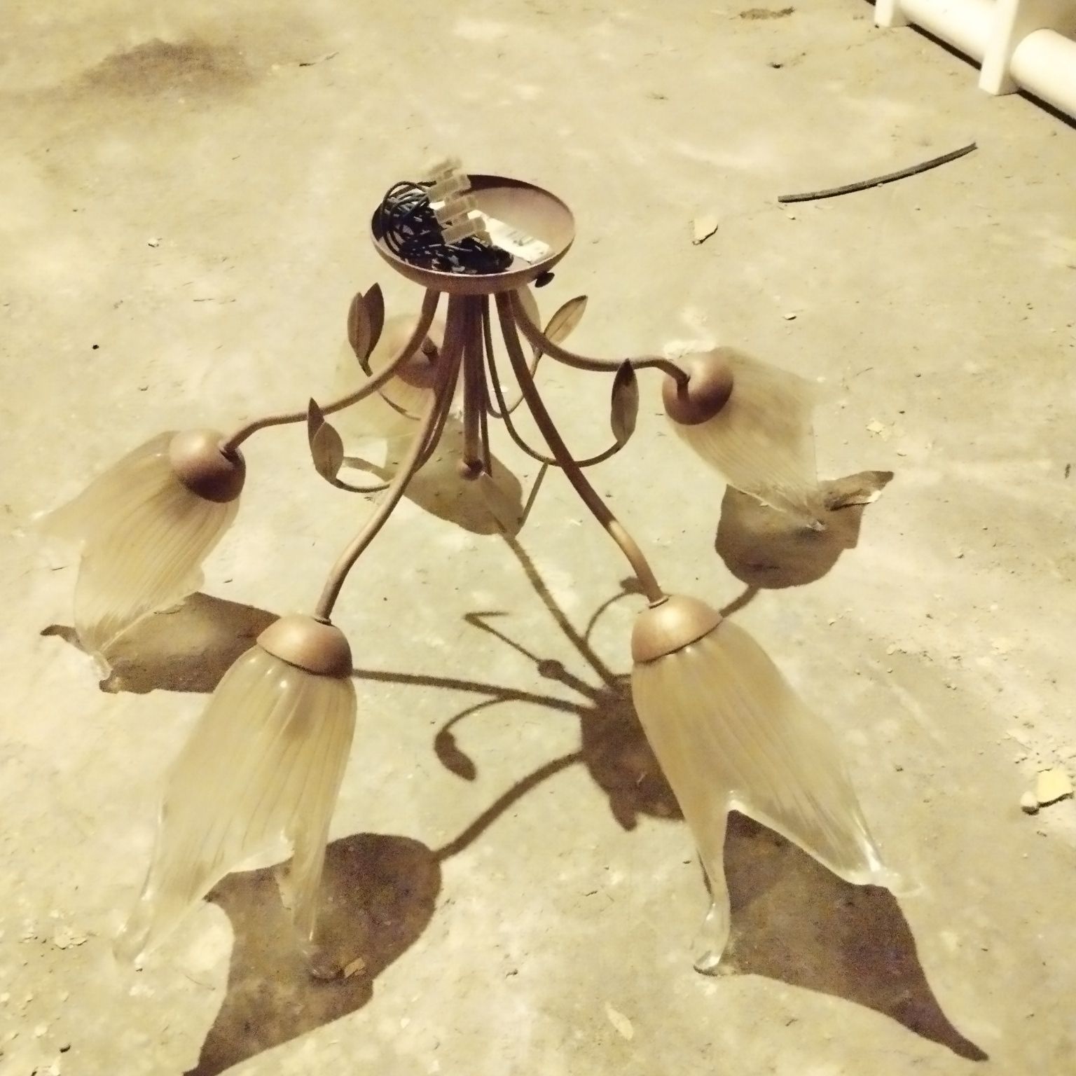 Lampa do salonu na 5 żarówek