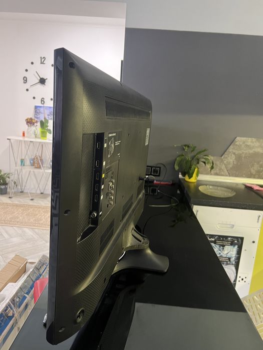 Wifi youtube Netflix Samsung ue43j5500 супер тв показуэ якісно