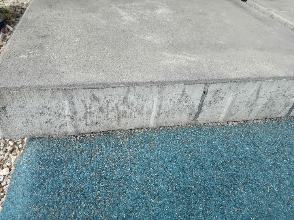 Płyty chodnikowe grube stan bdb