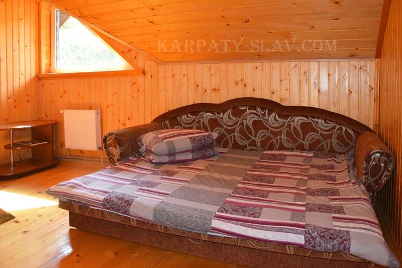 Житло в Карпатах. Басейн, чан. Славське