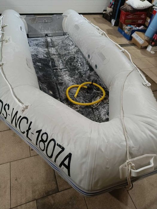 Sprzedam Ponton 7 os. PRO MARINE  - USZKODZONY