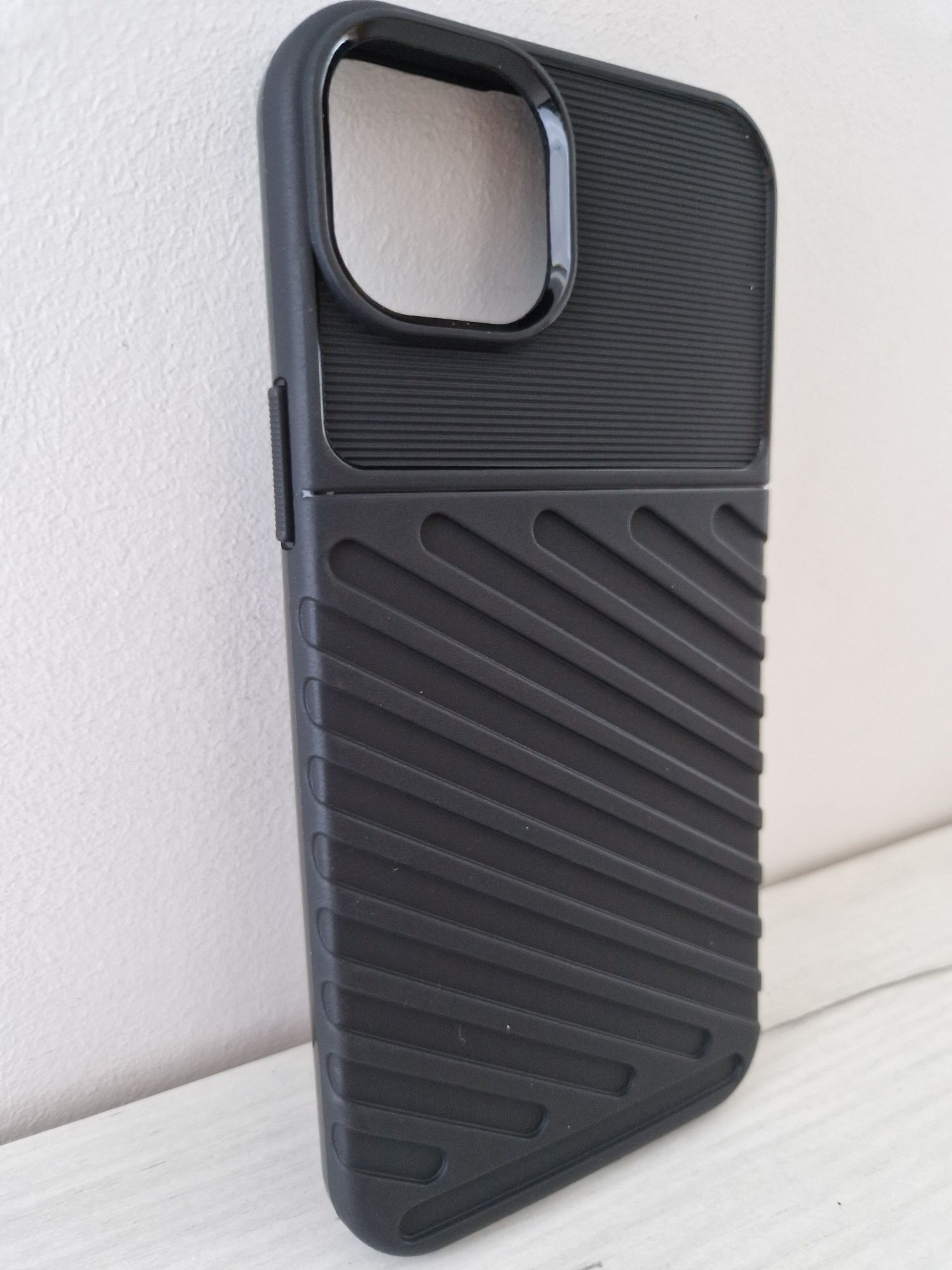 Thunder Case do Iphone 15 Plus Czarny