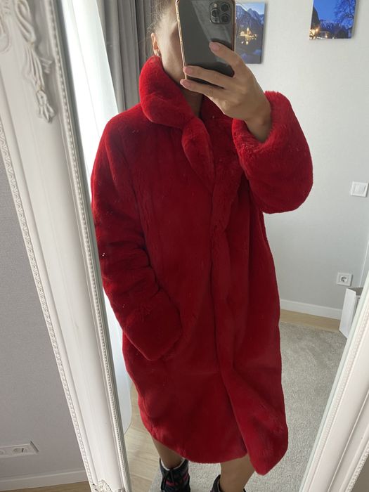 Шуба червона фірми Yavorsky