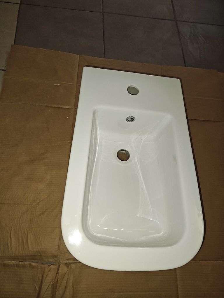 Bidet wiszący Globo + misa ustępowa wisząca Villeroy & Boch