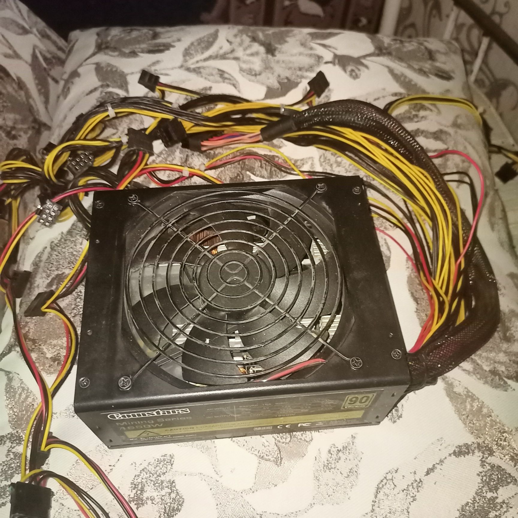 Продам нерабочий блок питания  comstar 1650w