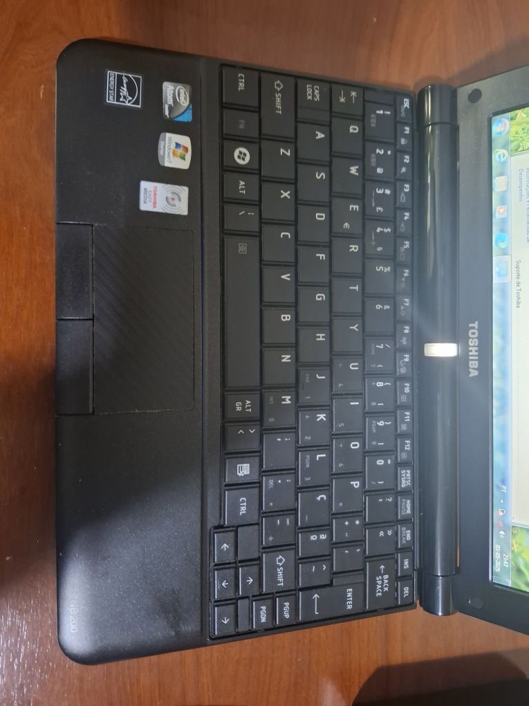 Toshiba NB200 disco ssd webcam