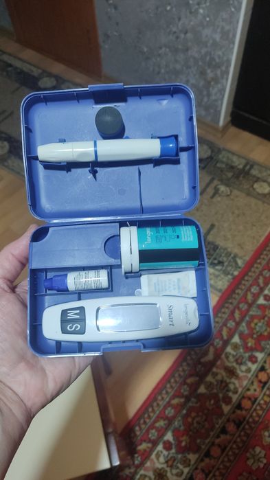 Глюкометер для вимірювання цукру в крові