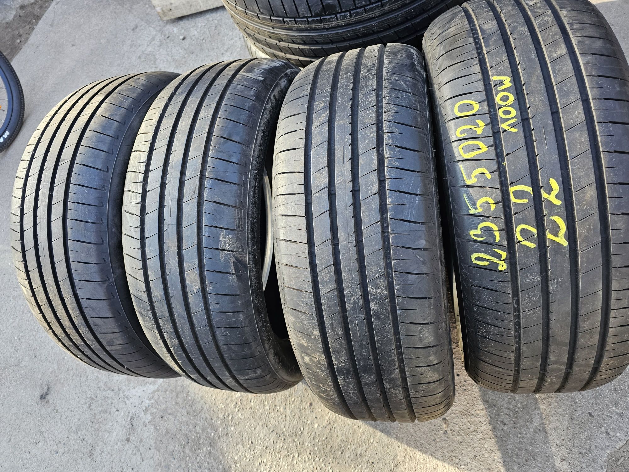 Opony Letnie Nowe Demo R20 235/50-Bridgestone-22Rok