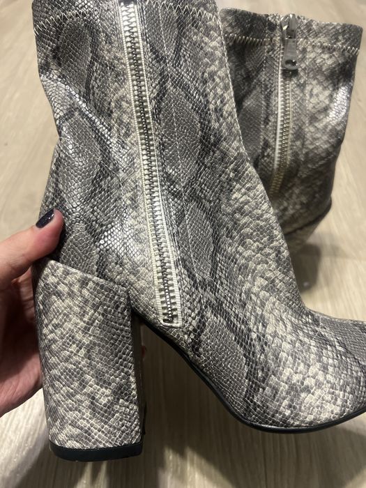 Стильні  трендові ботінки