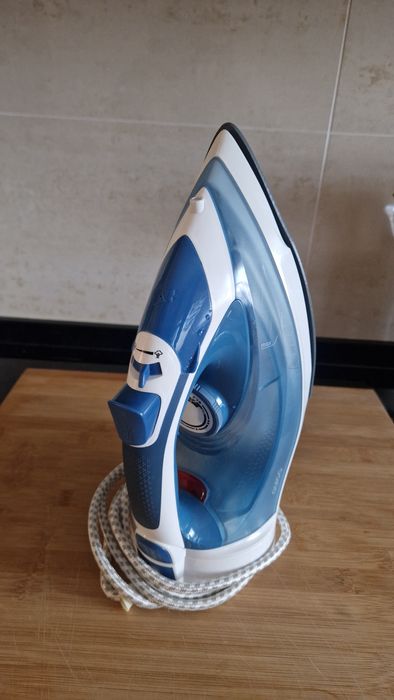 Ferro de Passar Roupa Quigg 2000W-2400W