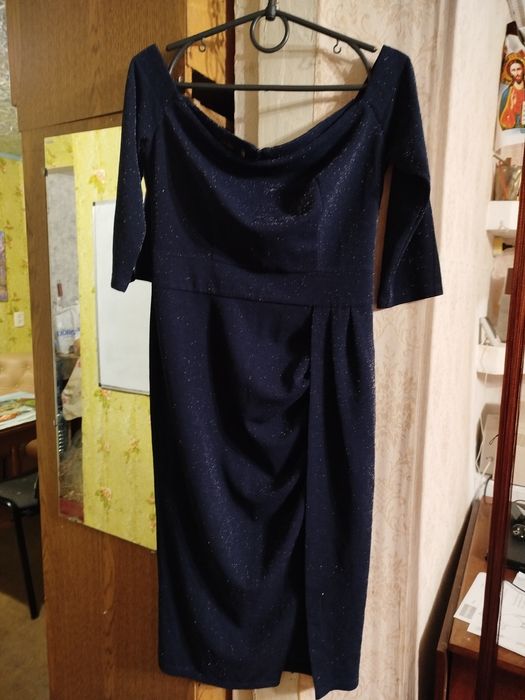 Сукні та спідниці