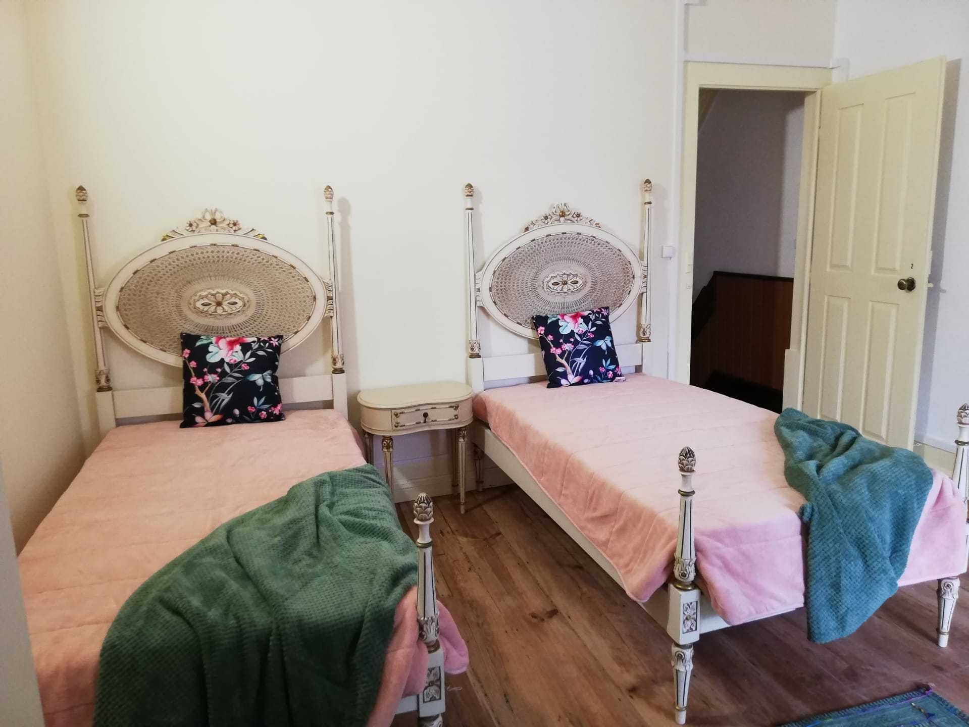 Cama individual madeira