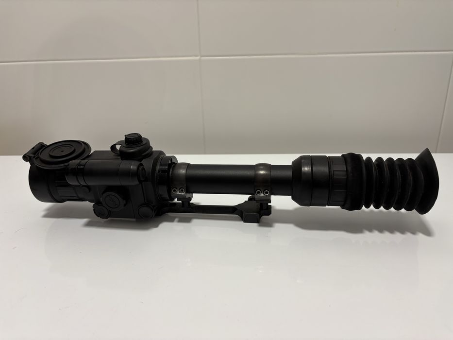 Mira Noturna Yukon Photon XT