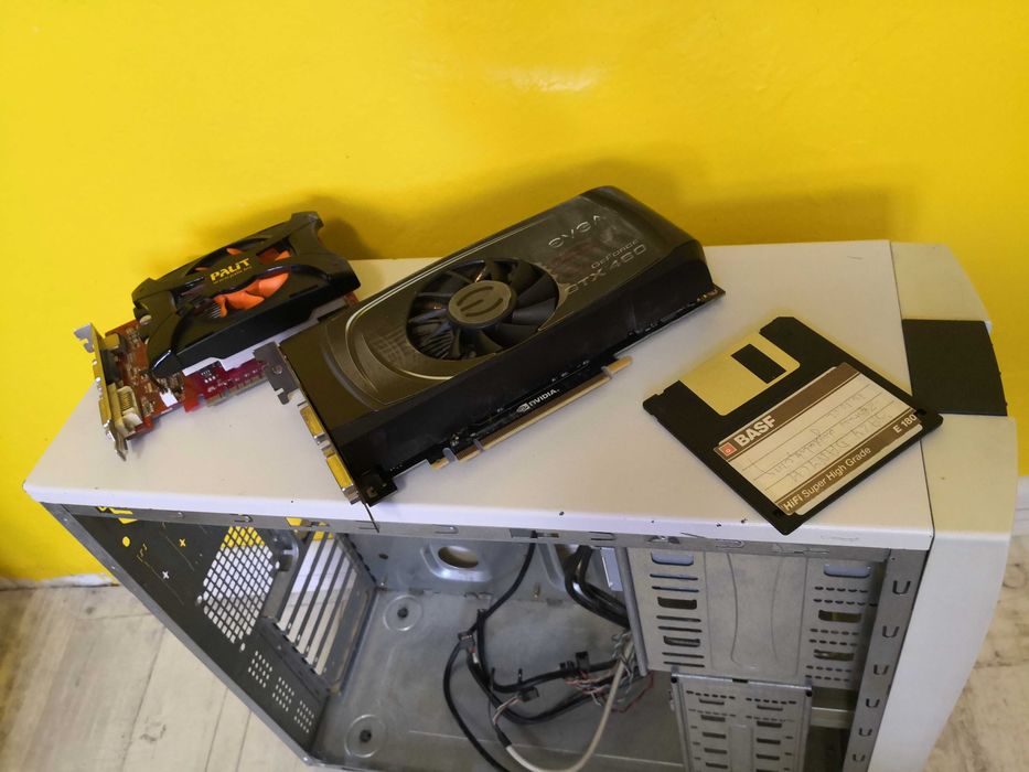 Oddam Zestaw retro podzespołów akcesoriów komputerowych