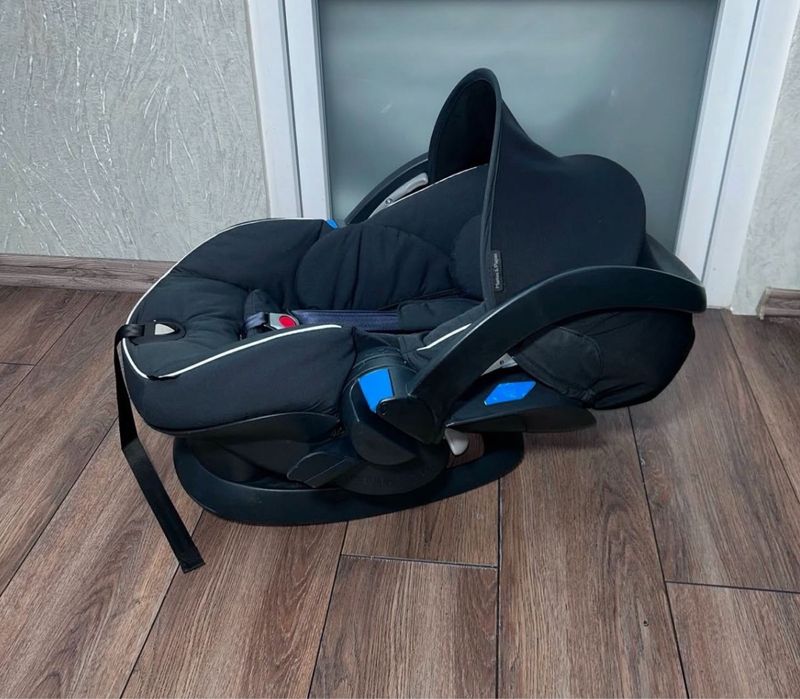 Дитяче автокрісло-переноска Mamas&Papas