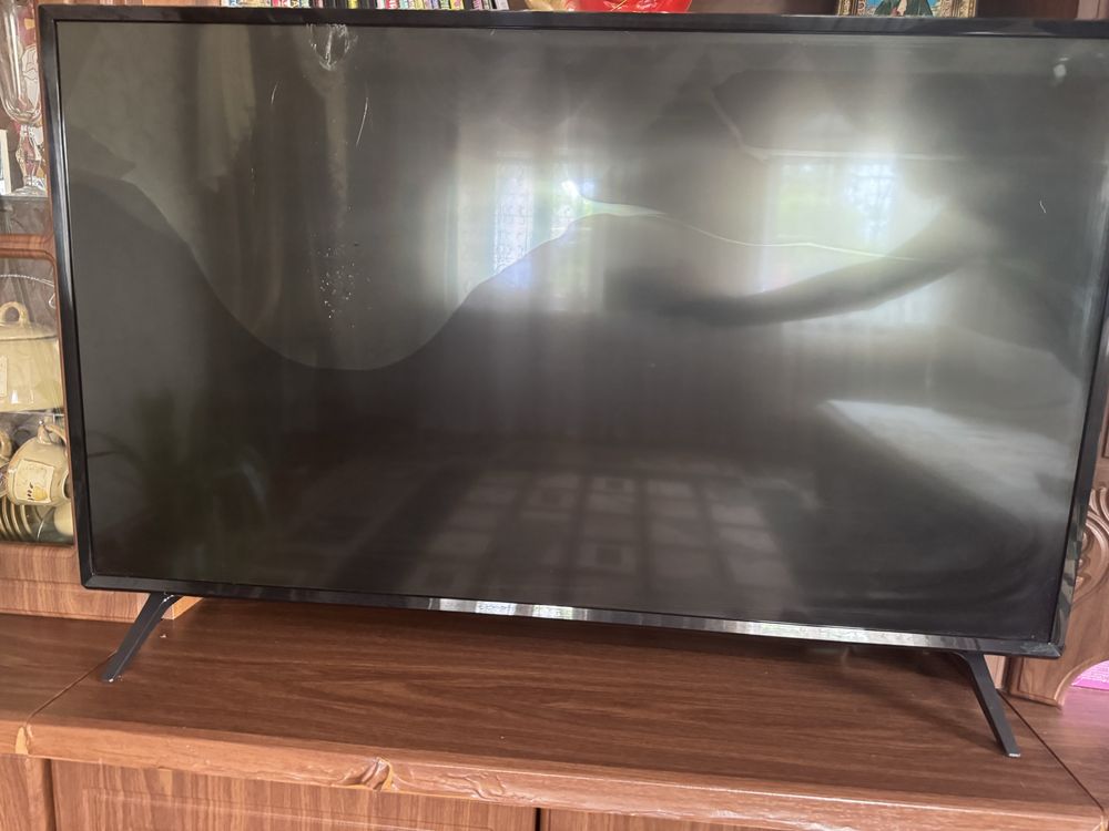 Телевізор LG на 50дюймів