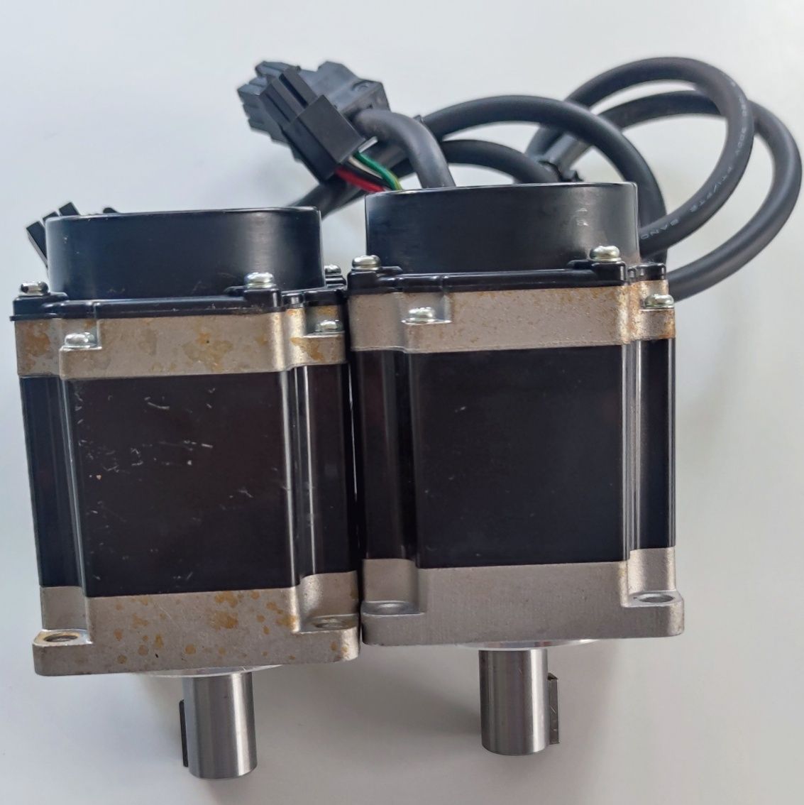 Servo AC Fuji 200W 99V X 2