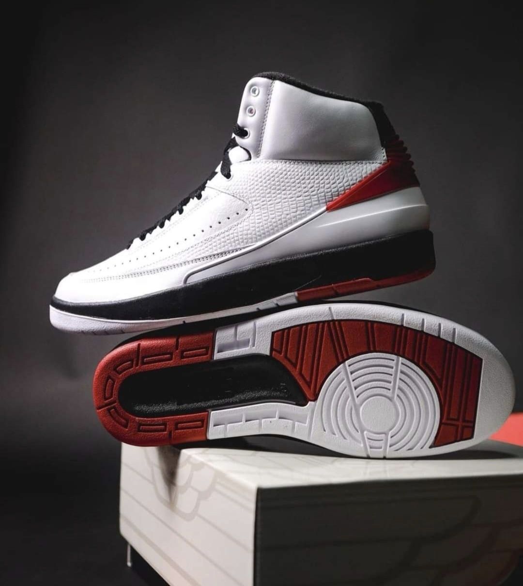 Nike Air Jordan 2 OG „Chicago” rozmiar 45