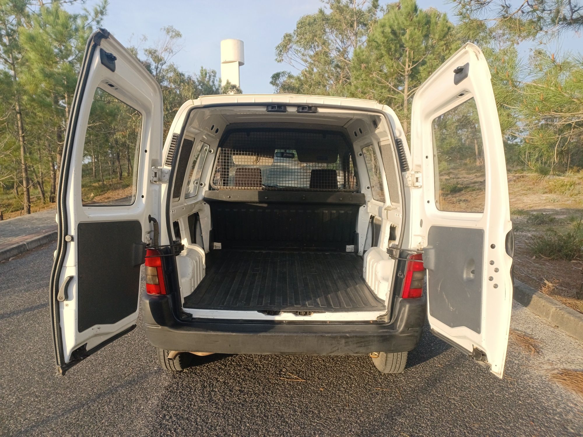 Citroen Berlingo 1.9d 2.500€ Negociável