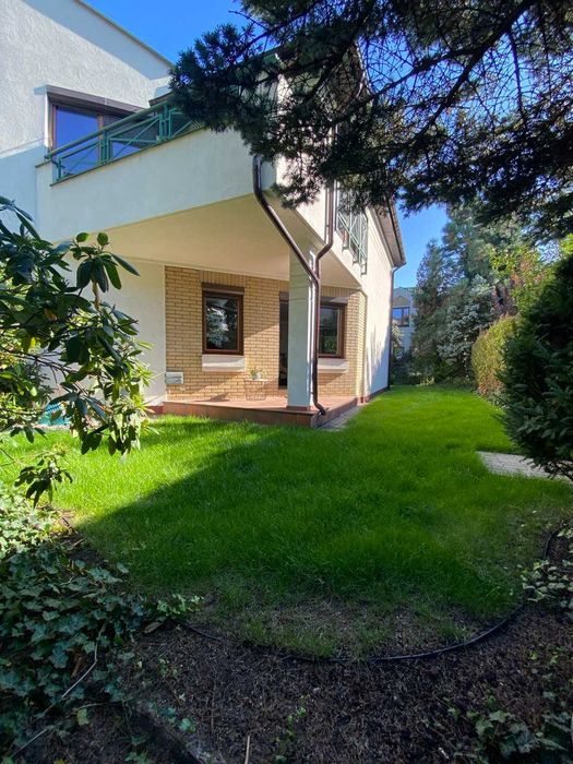 5-pokojowy dom o powierzchni 185 m2 na Woli (z garażem) – Romańska 22