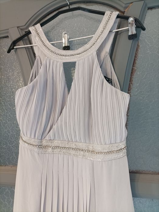 Sukienka tiulowa z wycięciem na nodze S M