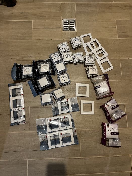 Artykuły elektryczne, gniazdka, włączniki ramki