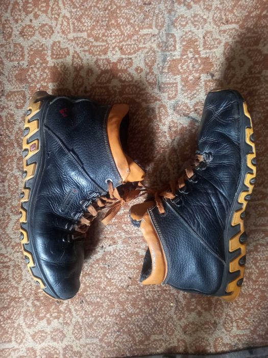 Ботінки з натуральної шкіри  Colombia демісезонно-зимові розмір 44