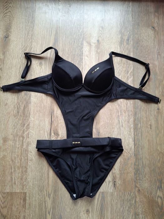 Jednoczęściowy kostium kąpielowy