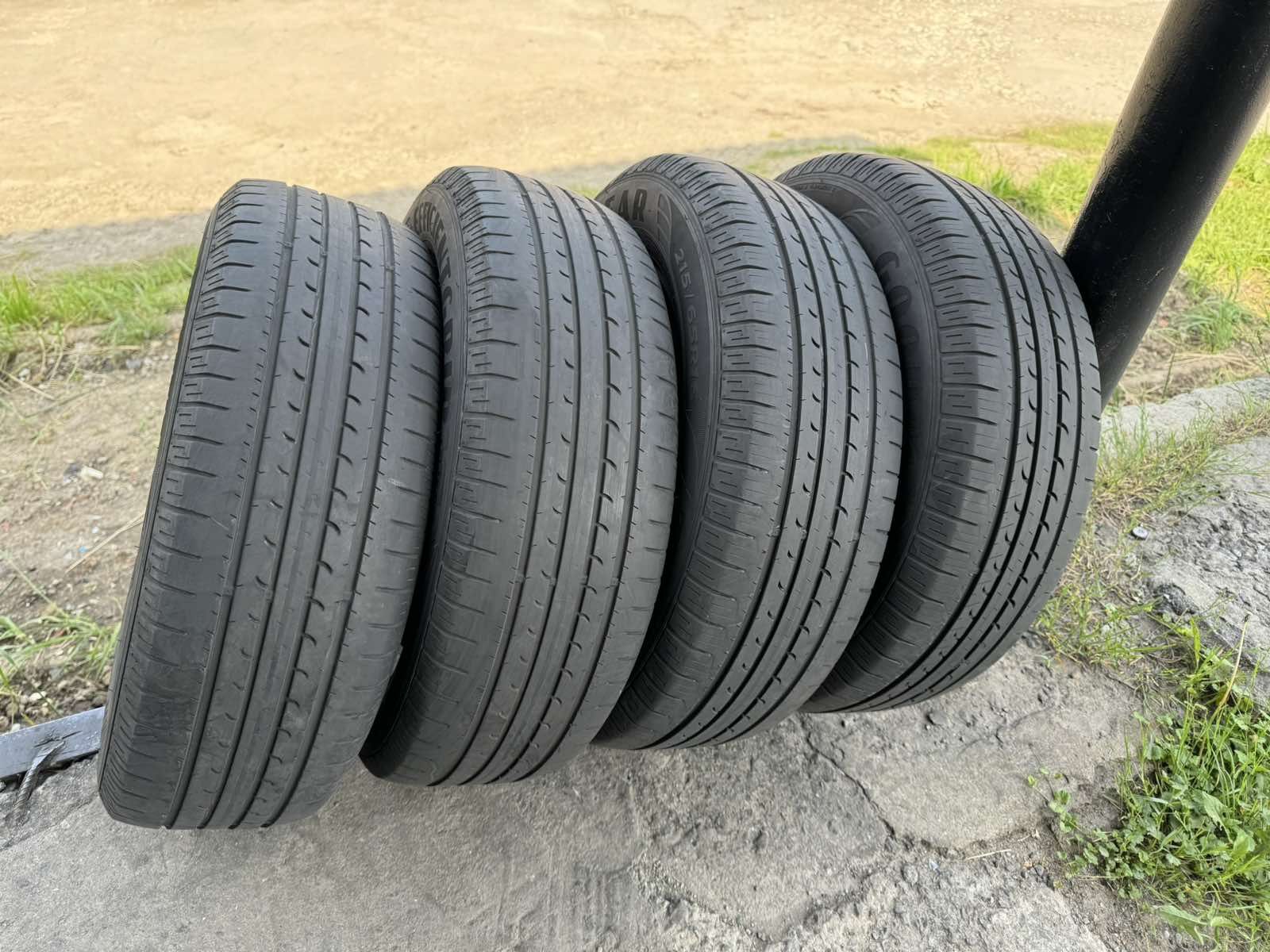 Літні шини Goodyear 215/65 R16