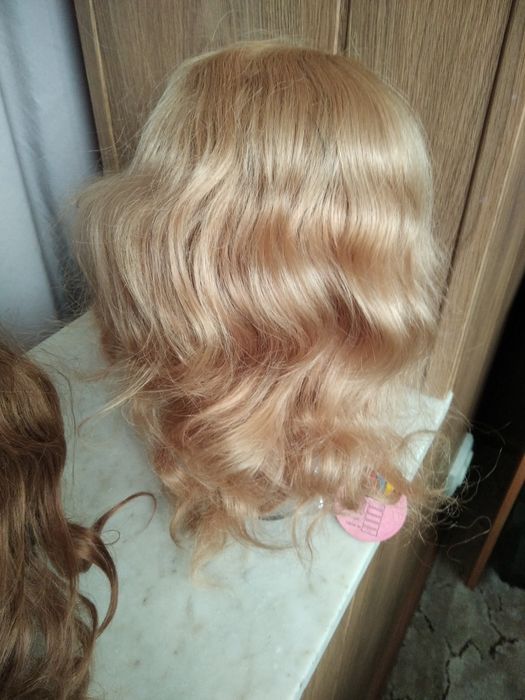 Парики искусственные.