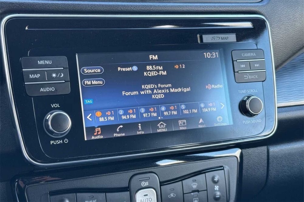 Nissan LEAF SL      2019