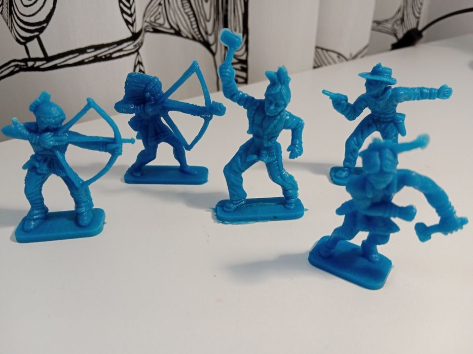 Indianie kowboj żołnierzyki figurki z PRL-u retro zabawki