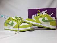 Nike dunk low sb apple