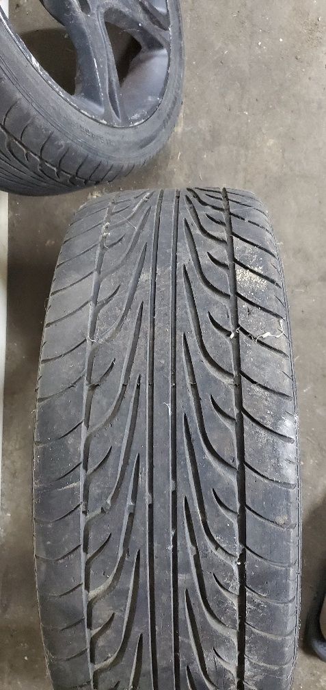 Kola felgi aluminiowe z oponami 215/45/17 lexus is200