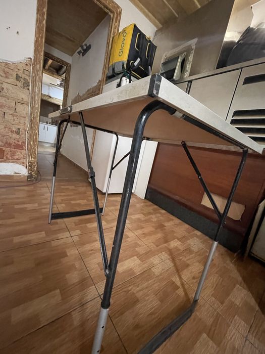 Mesa Ikea em perfeitas condições