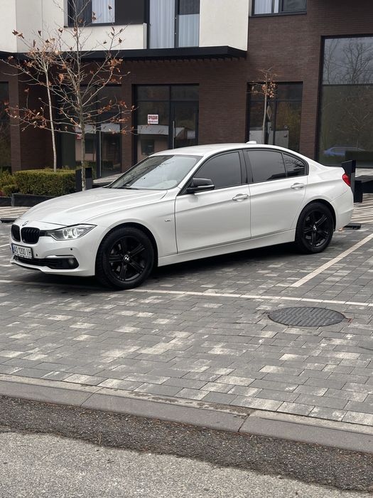 BMW F30 318d 2012