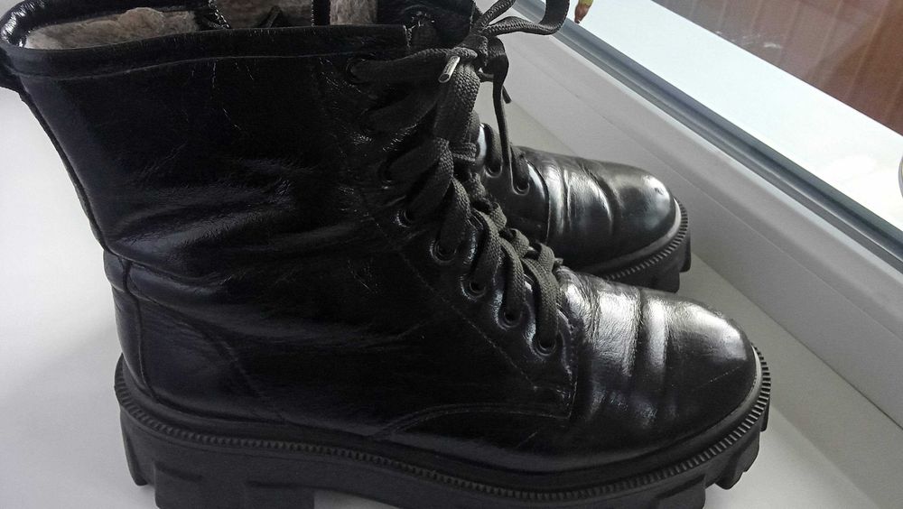 продам шкіряні ботинки жіночі