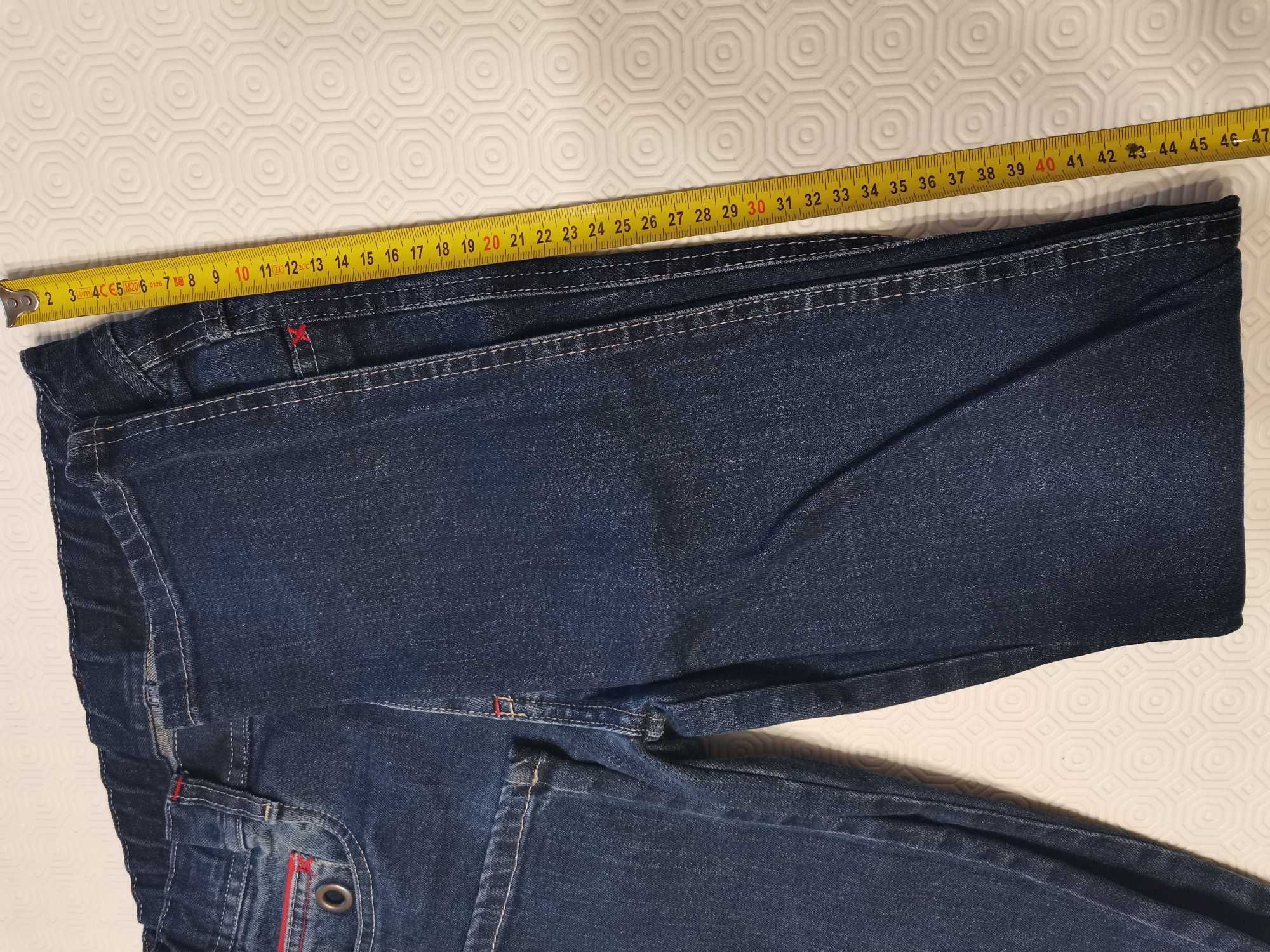 Spodnie jeans chłopięce 146-152 granatowe, stan bdb