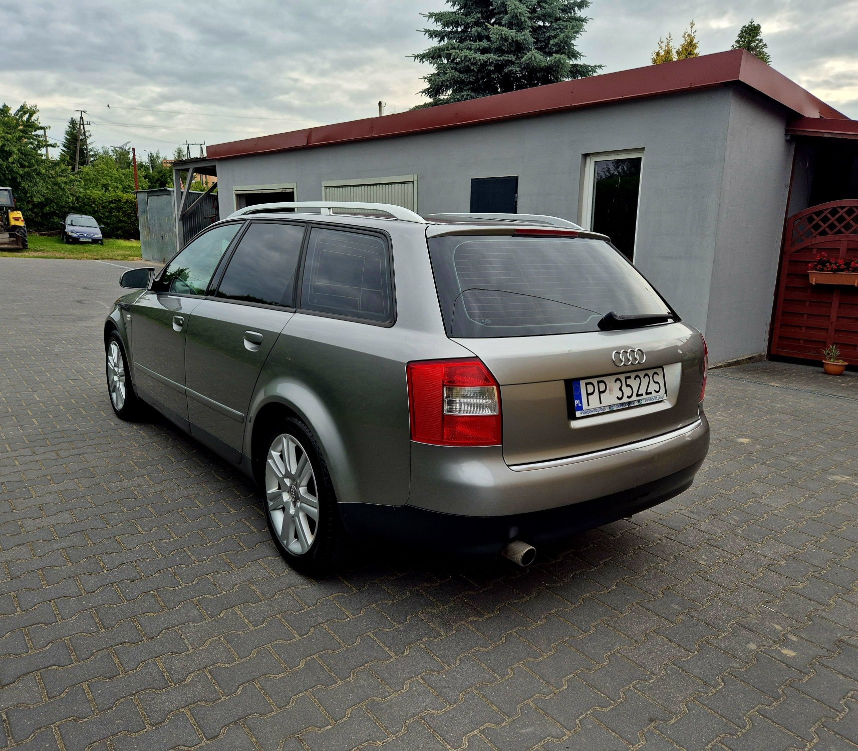 Audi A4 B6 2003r 2.0 benzyna klimatronik isofix bluetooth długo opłaty