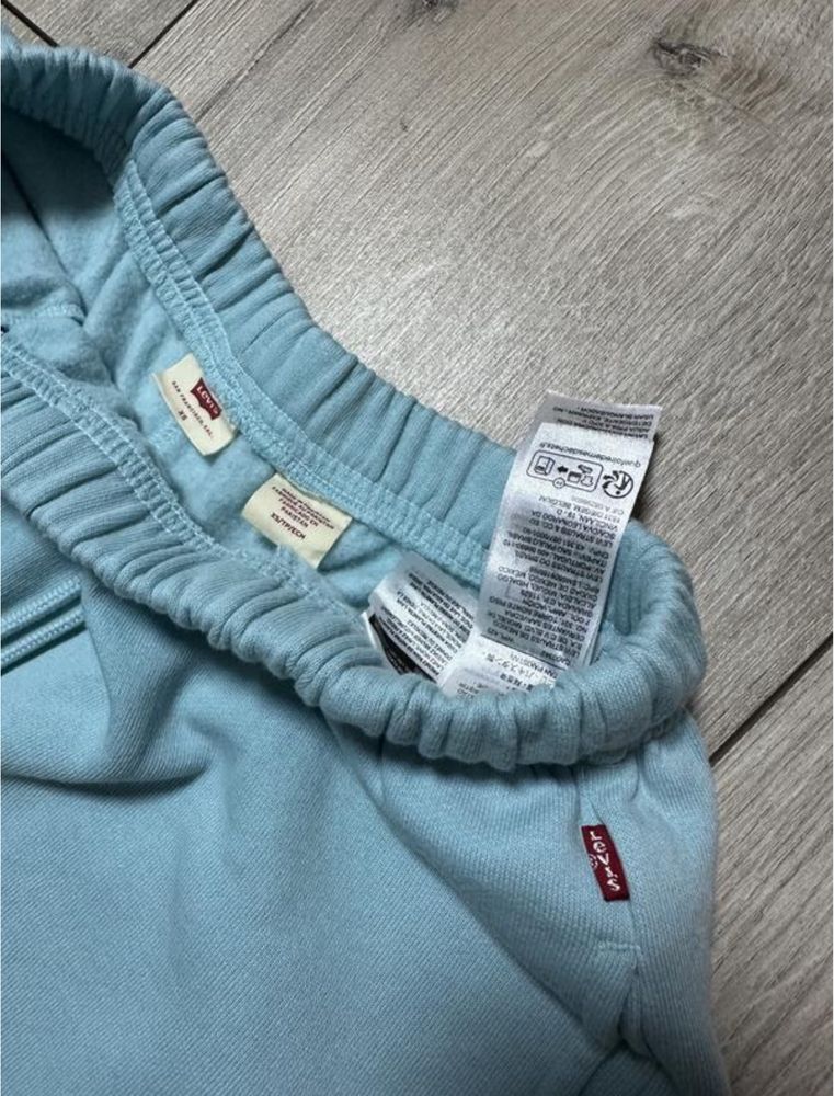 Шорти levi’s , розмір: XS